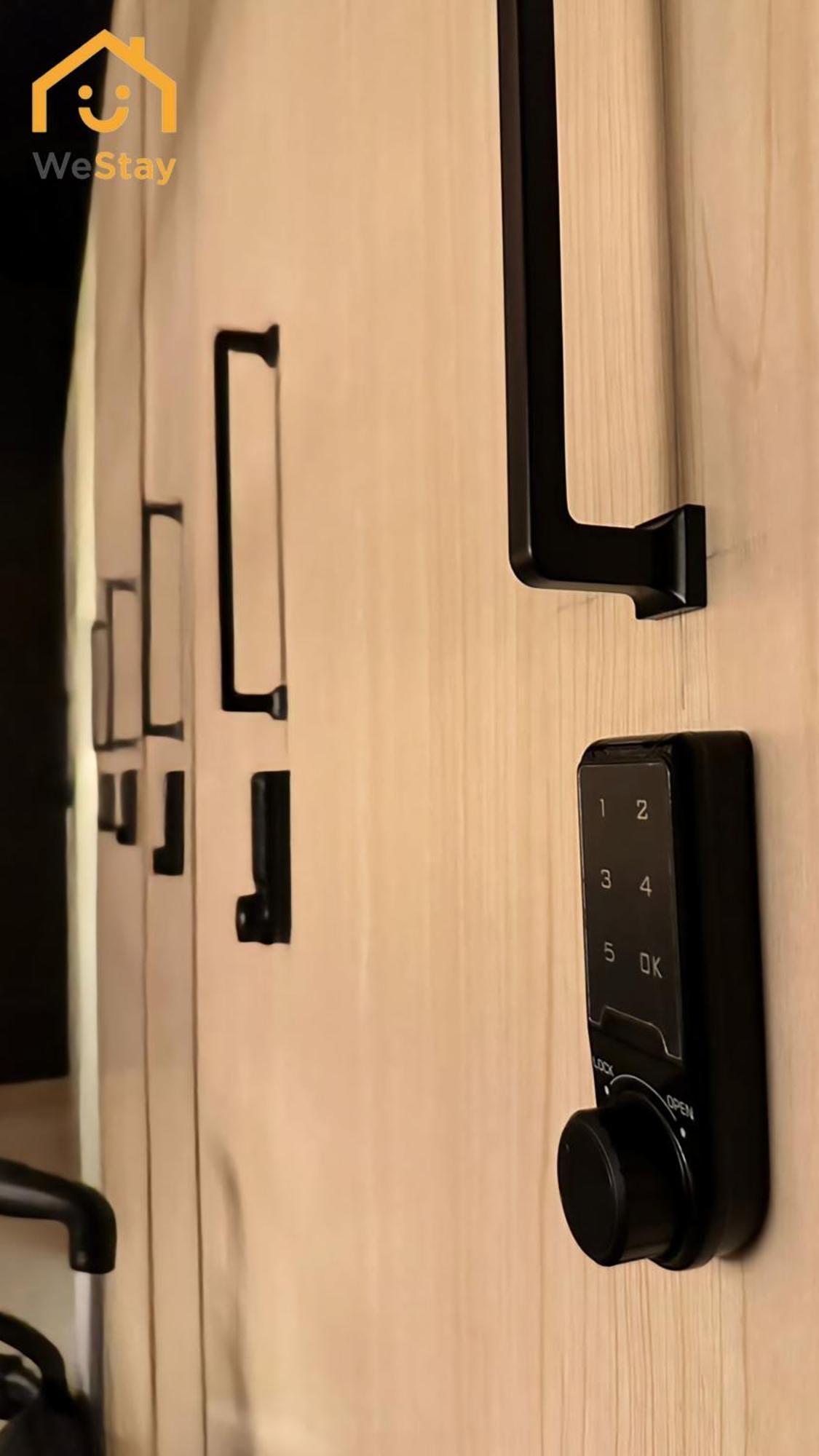 Westay Capsule Hostel ドバイ エクステリア 写真